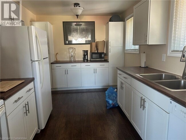 Building Photo - 46 Chilton Dr