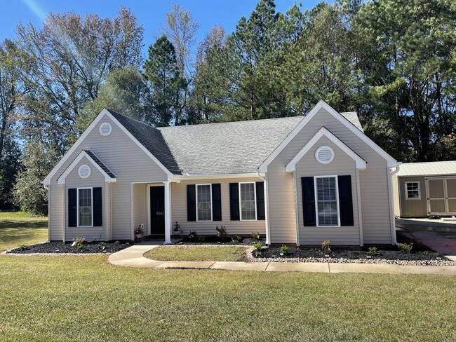 Building Photo - 1547 Cedar Rock Church Rd