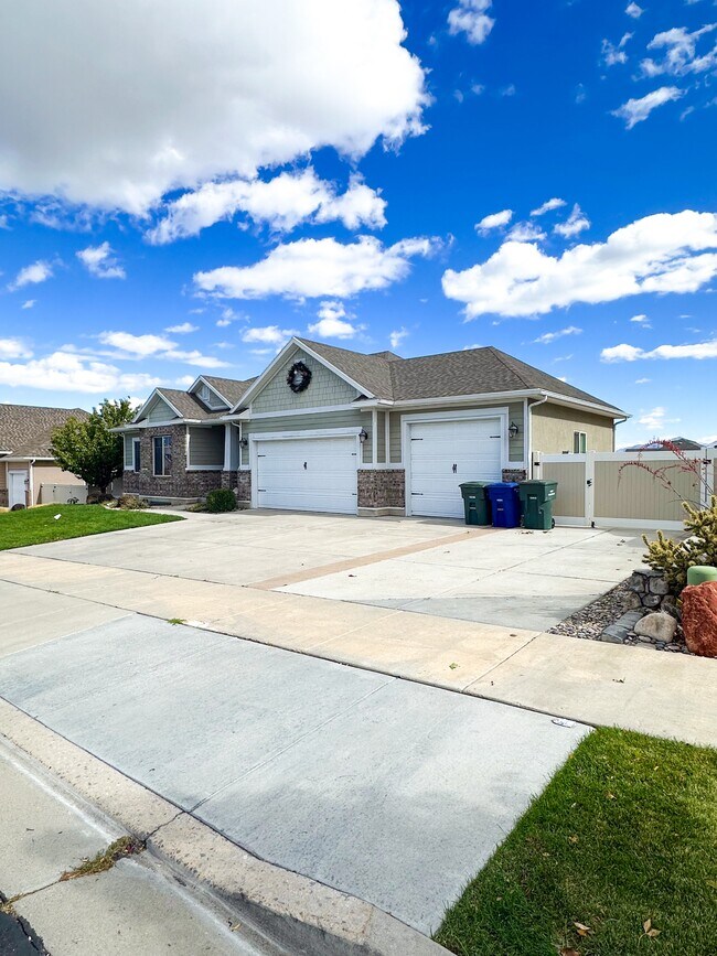 Building Photo - 4441 Wynridge Ln