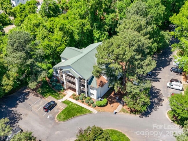 Building Photo - 1052 Churchill Downs Ct