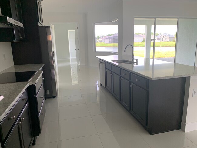 Foto del edificio - 3818 158th Avenue Cir E