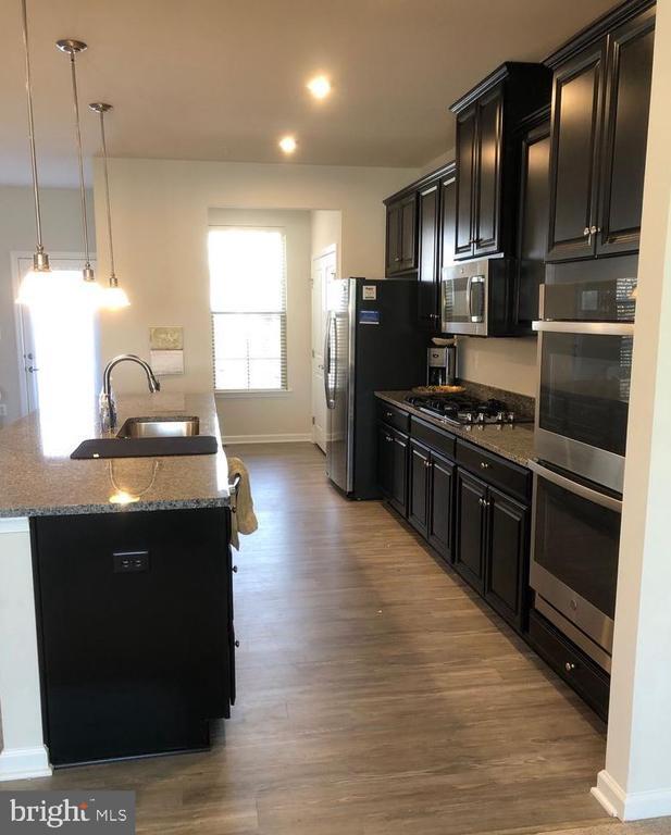 Foto del edificio - 10048 Dorsey Ln