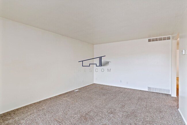 Foto del edificio - 350 E