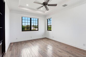 Building Photo - 260 NE Wavecrest Ct