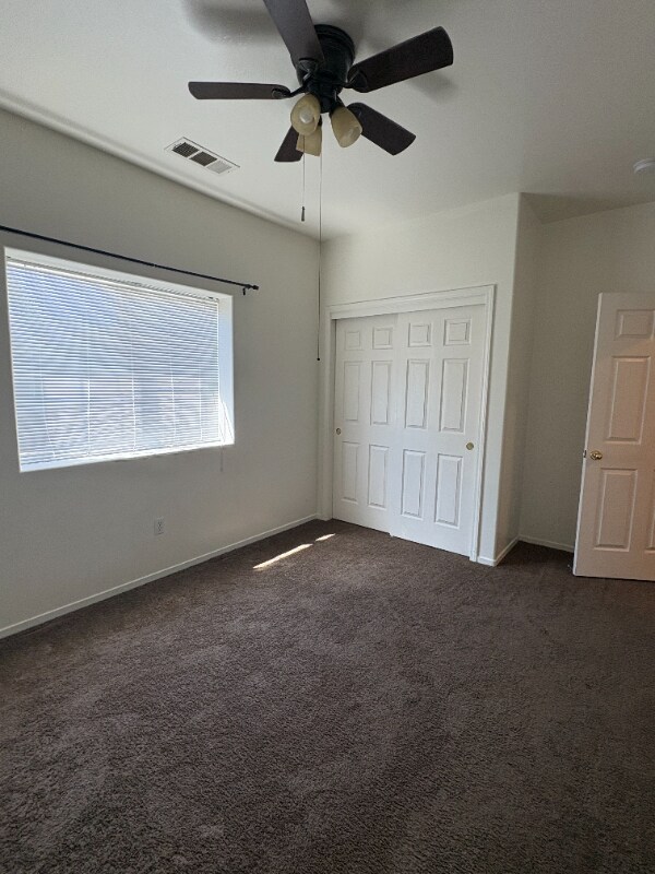 Foto del edificio - 609 Yellow Meadow Ct