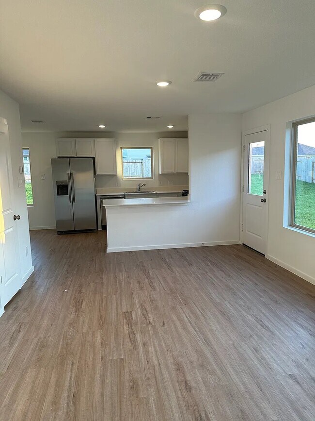 Building Photo - 1530 San Sebastien Dr