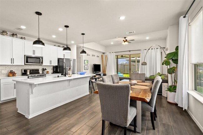 Foto del edificio - 3415 Ovids Orchard Dr