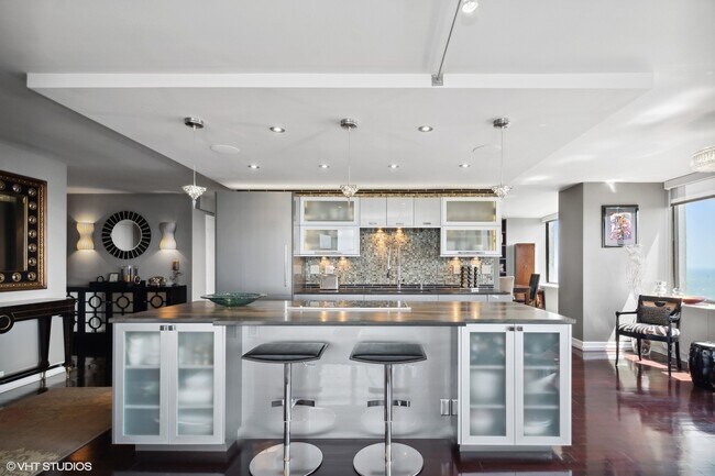 Foto del edificio - 2800 N Lake Shore Dr