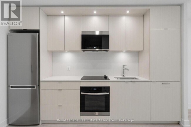 Photo du bâtiment - 25 Cordova Ave