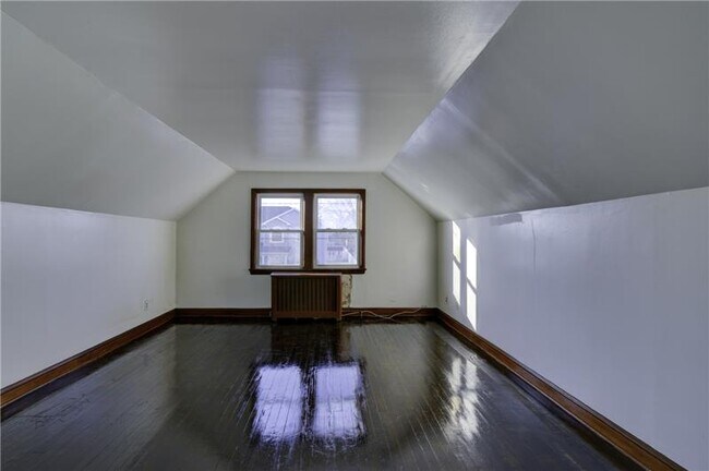Building Photo - 282 Demorest Ave
