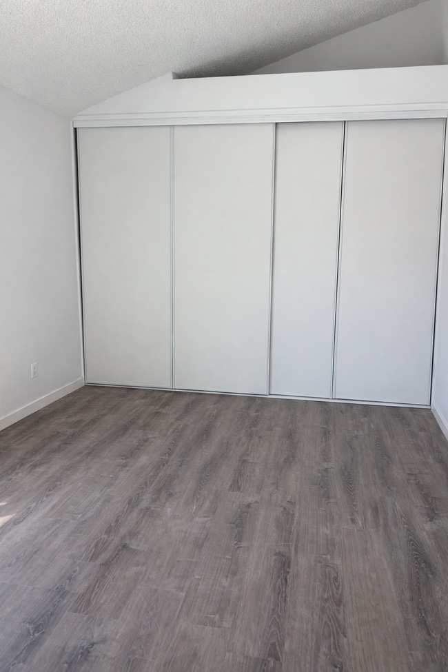 Building Photo - 36831 Royce Ct