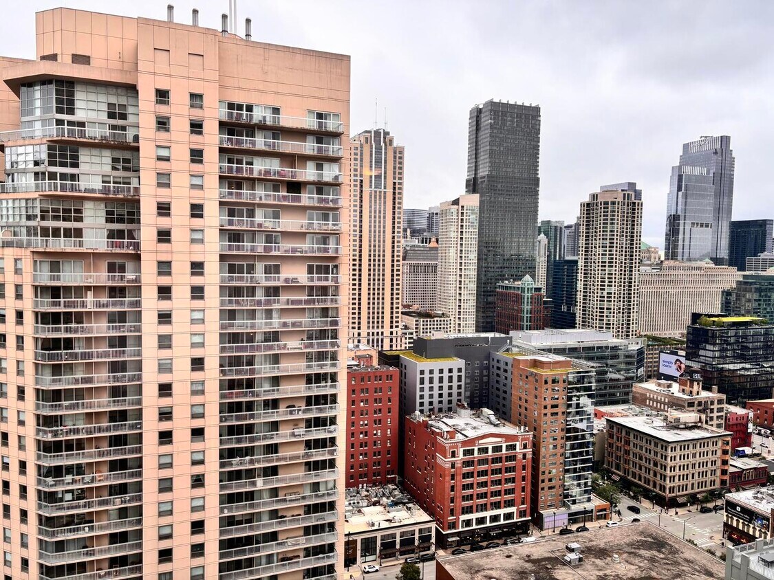 Foto del edificio - 33 W Ontario St