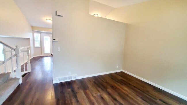 Building Photo - 1863 Town Meadows Ct