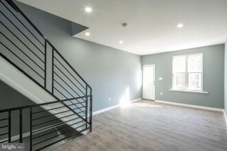 Building Photo - 3060 Salmon St
