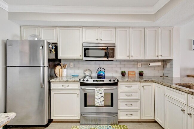 Building Photo - 9400 S Ocean Dr