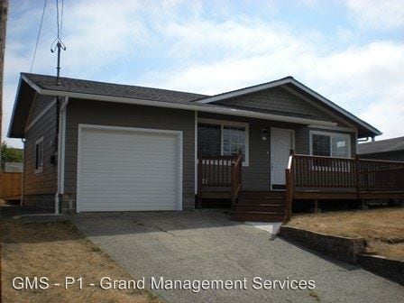 Primary Photo - 3 br, 2 bath Apartment - 959 Crocker Avenue