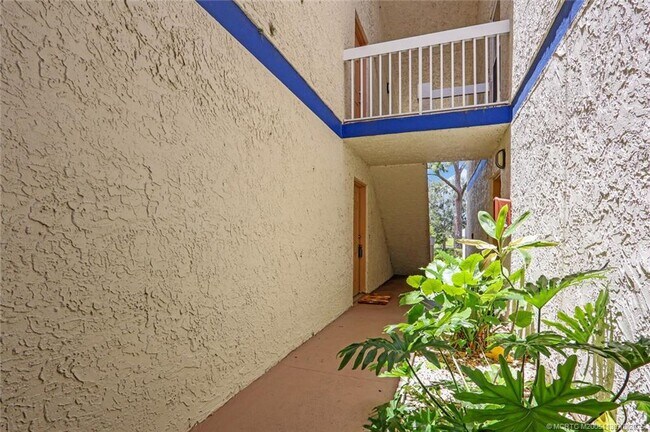 Foto del edificio - 1504 SE Royal Green Cir