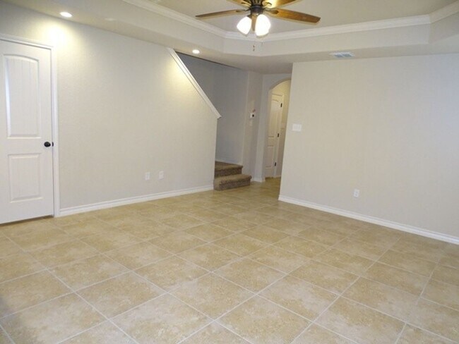 Foto del edificio - 6850 Lakeview Dr.