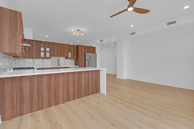 Foto del edificio - 3630 N Harlem Ave