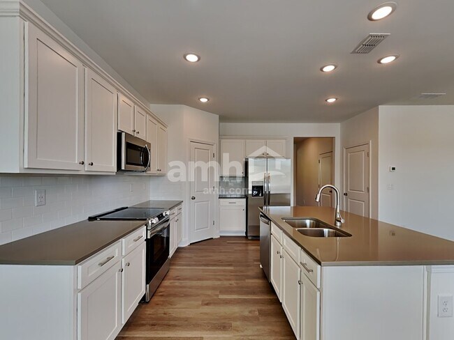 Foto del edificio - 1295 Soapstone Rd