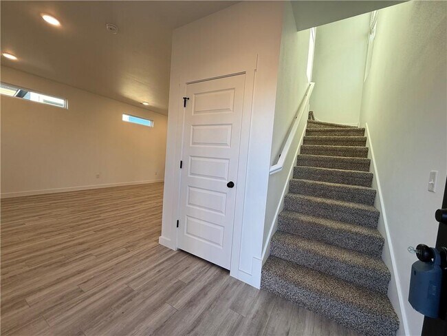 Building Photo - 1051 States Ave