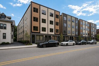 Building Photo - 145 Roseville Ave