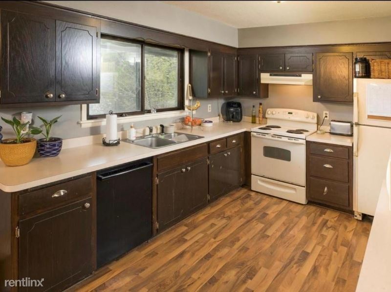 Building Photo - 4 br, 2 bath House - 831 fireside drive