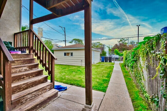 Foto del edificio - 6609 N Artesian Ave