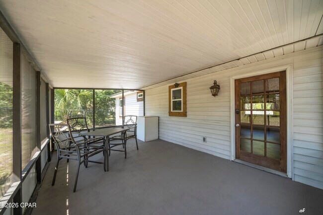 Foto del edificio - 1617 Drummond Ave