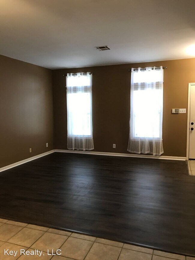 Building Photo - 2 br, 2.5 bath House - 945 Bayou Trace Dr