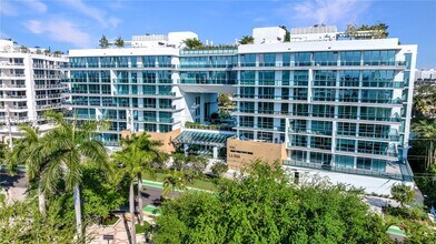 Building Photo - 9221 E Bay Harbor Dr