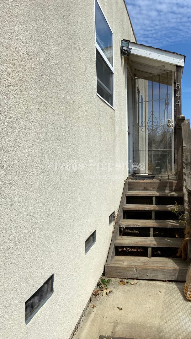 Foto del edificio - 544 Porter St