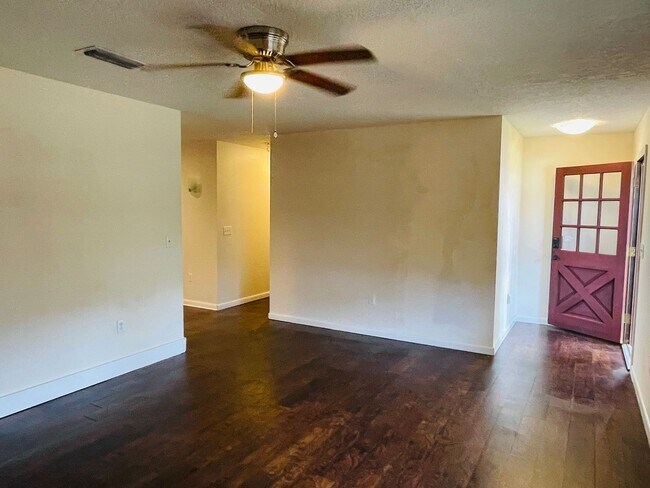 Foto del edificio - Home for rent off Fallon Blvd Palm Bay
