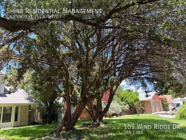 Foto del edificio - 109 Wind Ridge Dr
