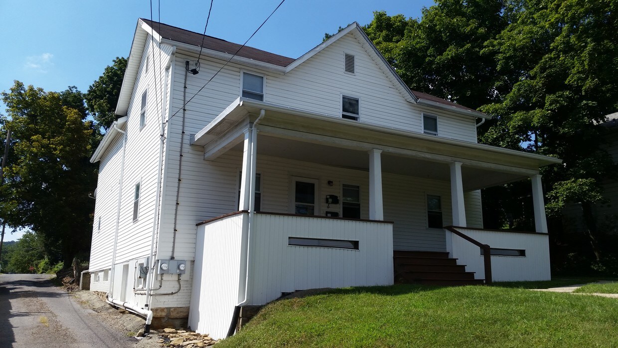 342 N 5th St Unit 2, Indiana, PA 15701 Apartment for Rent in Indiana