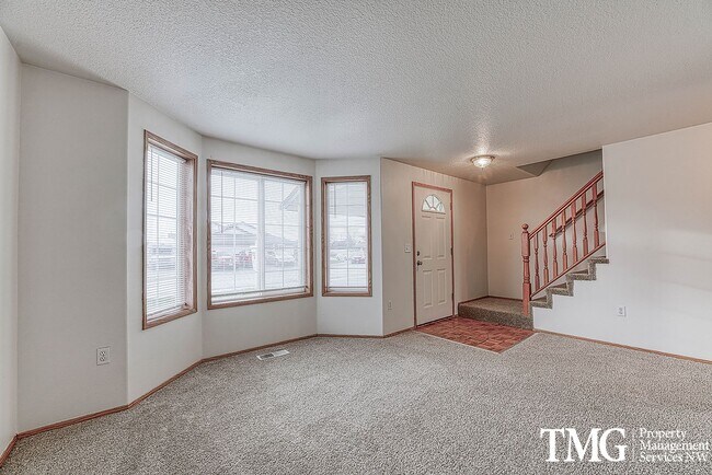 Building Photo - Spacious & Updated Single Level Home w/ Bonus Room & Fully Fenced Yard!