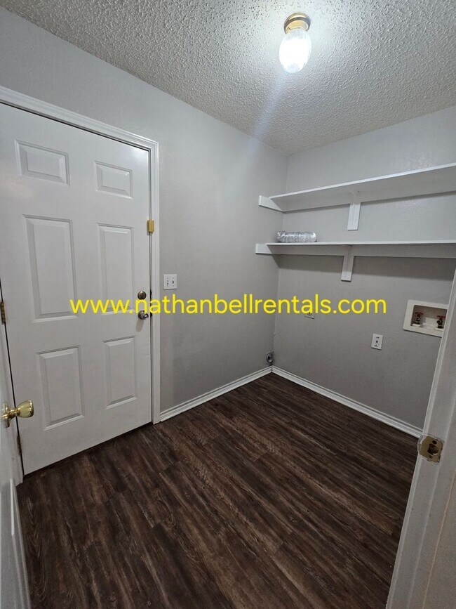 Foto del edificio - 490 Kirkland Ln