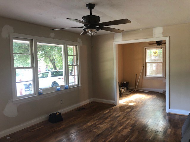Building Photo - 5111 Redwood Dr