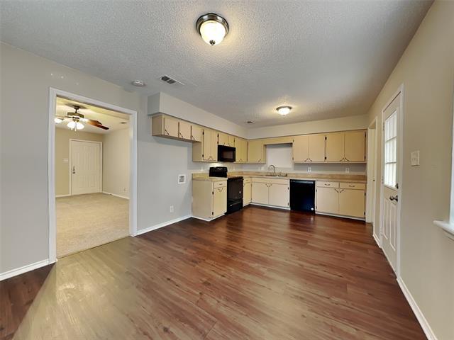 Building Photo - 453 Bass Rd