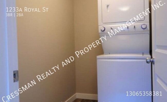 Building Photo - 3 Bedroom, 2 Bath Main/upper Level