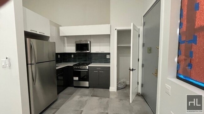 Foto del edificio - 237 Utica Ave