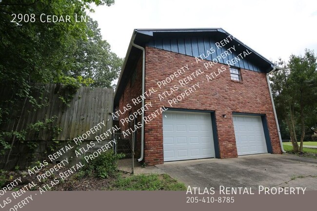 Building Photo - 2908 Cedar Ln.