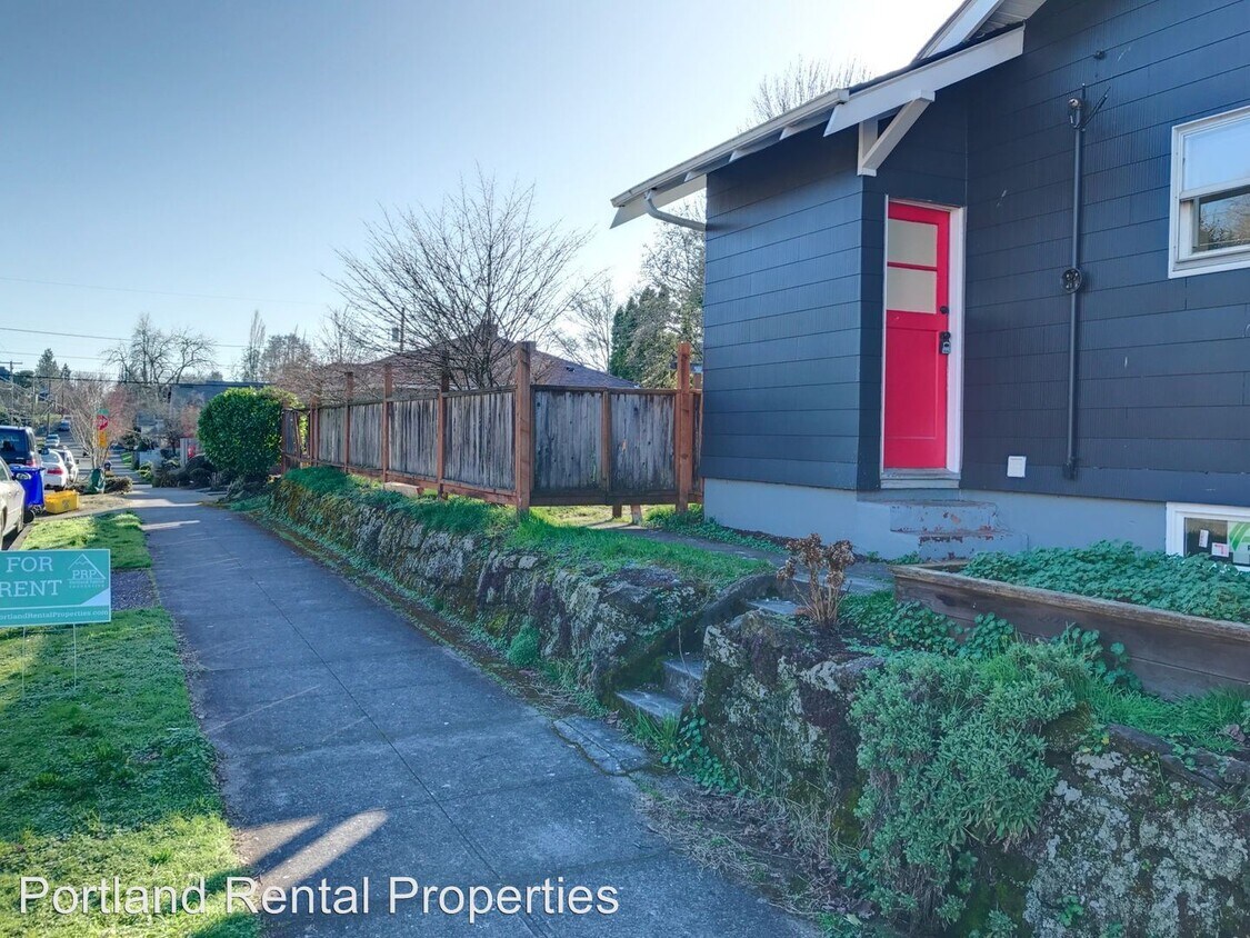 Primary Photo - 5144 NE Flanders St