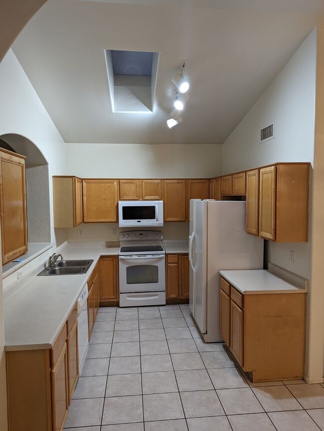 Foto del edificio - 3 bed 2 bath Avondale MCDowell & 109th Dr