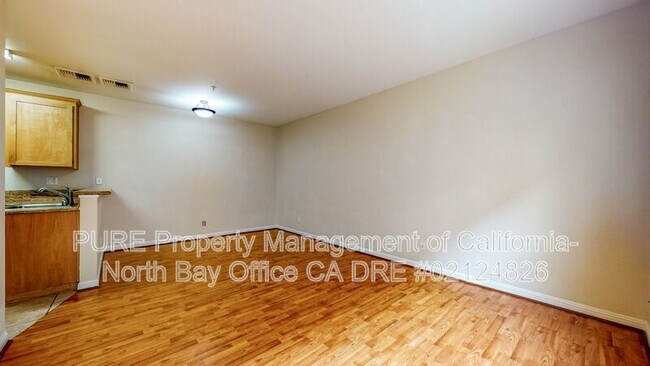 Building Photo - 110 5th St