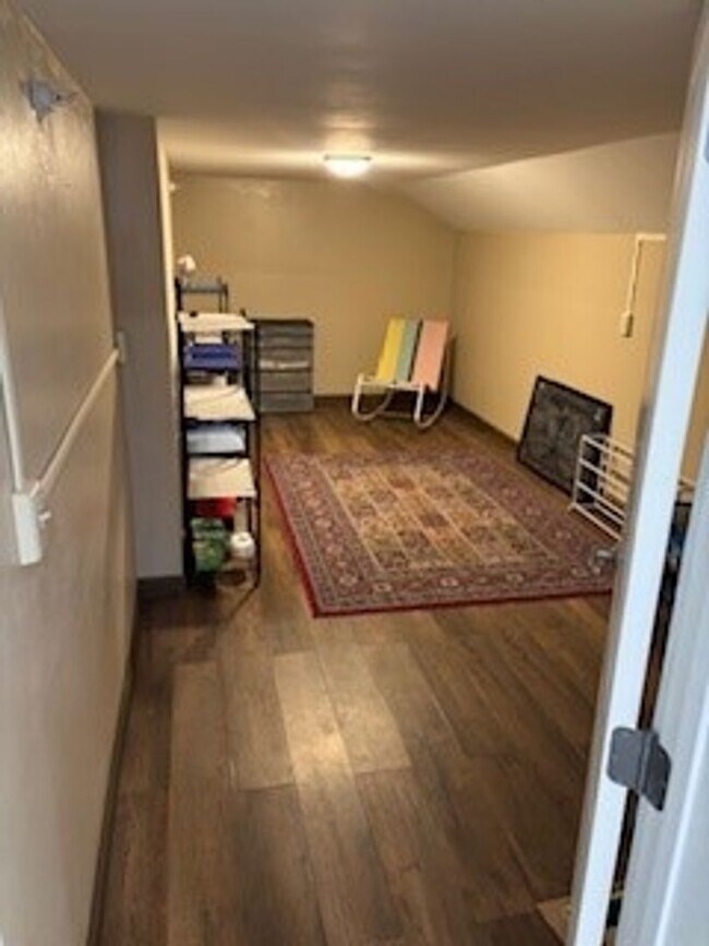 Foto del edificio - Bright and Spacious Condo for Rent in Downtown Verona