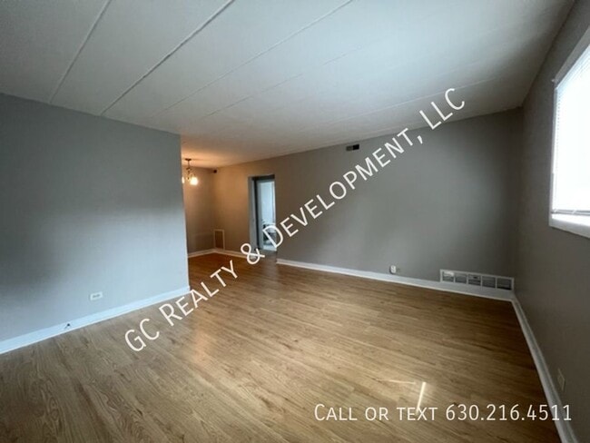 Building Photo - 350 Wilson Ave