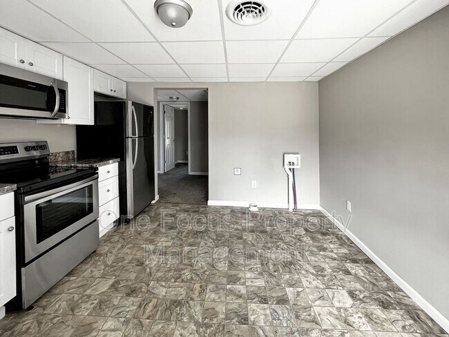 Foto del edificio - 482 W Main St