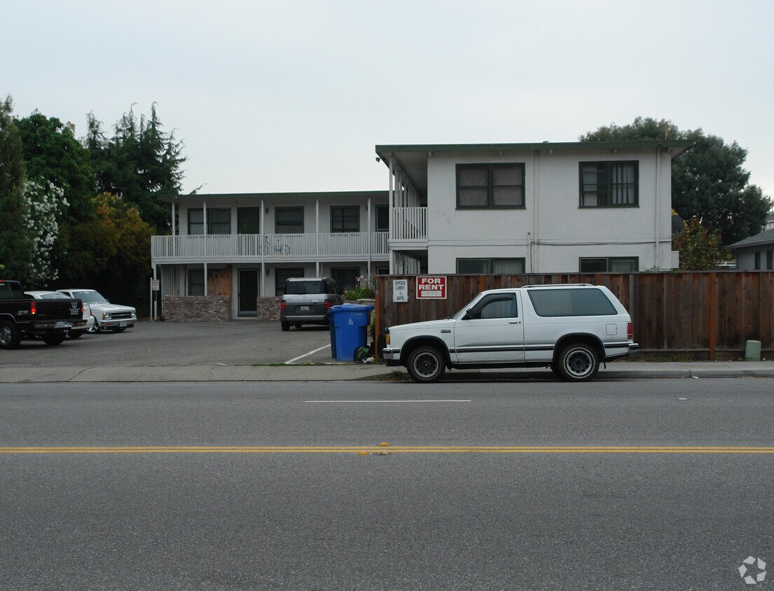 Foto del edificio - 370 N Fairoaks Ave