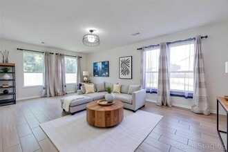 Building Photo - 2547 White Bluff Ln